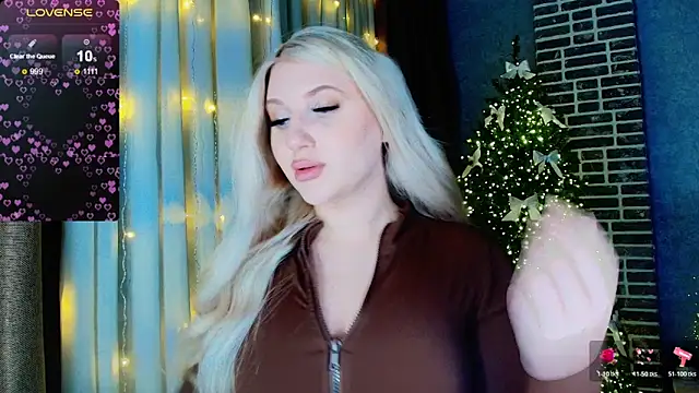 Snapshot of Evacadooo chatting on December 2025 10:22:01 AM Evacadooo online show from December 2025 10:22:01 AM