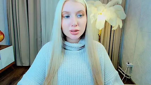 Snapshot of Evacadooo chatting on January 2026 03:01:02 AM Evacadooo online show from January 2026 03:01:02 AM