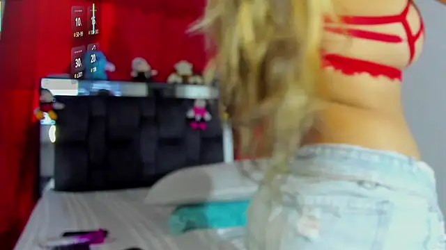 chloe vasquez710 online show from February 2025 01:15:02 PM