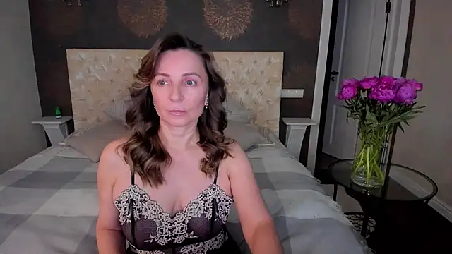 Snapshot of AllisonWilliams chatting on February 2025 04:22:01 PM AllisonWilliams online show from February 2025 04:22:01 PM