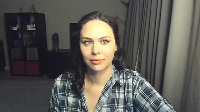 MollyCheiz online show from January 2025 04:15:01 PM