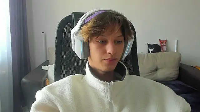 Ostin meow online show from September 2025 08:03:02 AM