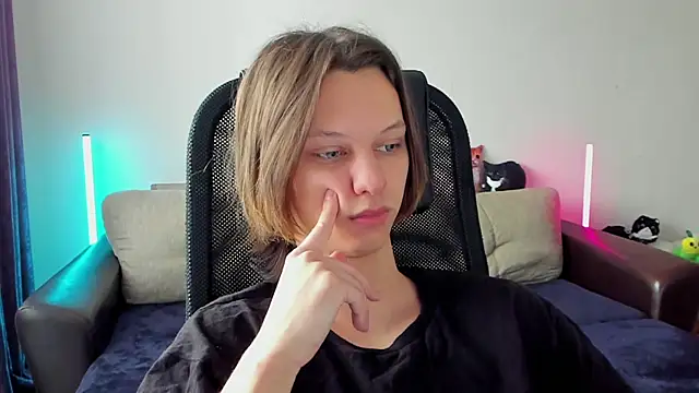 Ostin meow online show from April 2026 08:55:01 AM