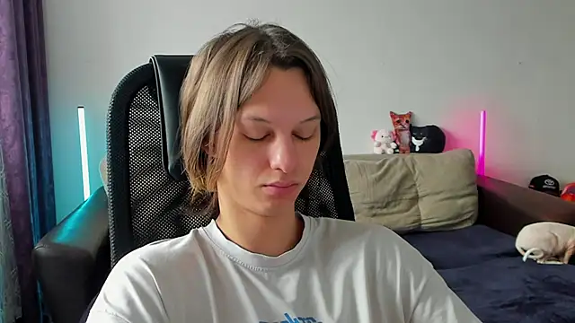 Ostin meow online show from May 2026 05:24:01 AM