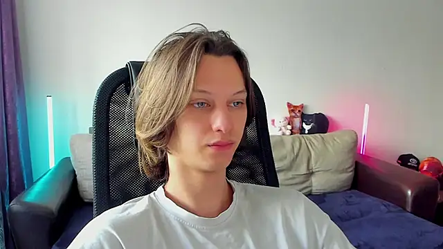 Ostin meow online show from May 2026 07:24:02 AM