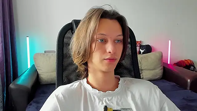 Ostin meow online show from May 2026 08:34:01 AM