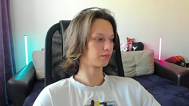 Ostin meow online show from May 2026 03:46:02 AM