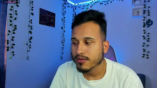 Raf brunette online show from December 2024 01:33:02 PM