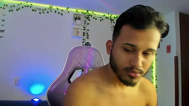 Raf brunette online show from December 2024 02:21:01 PM