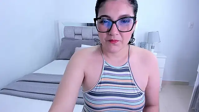 Camilaa bueno online show from April 2026 11:44:02 PM