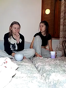 ella grays online show from October 2025 06:42:01 PM