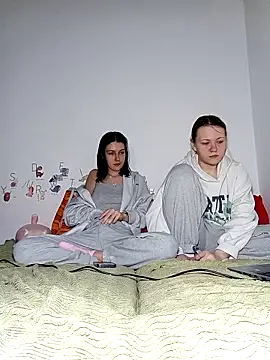 Snapshot of ella_grays chatting on March 2026 05:46:01 PM ella grays online show from March 2026 05:46:01 PM