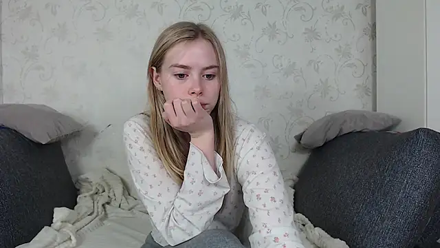 sofiaa here online show from March 2026 12:03:02 AM