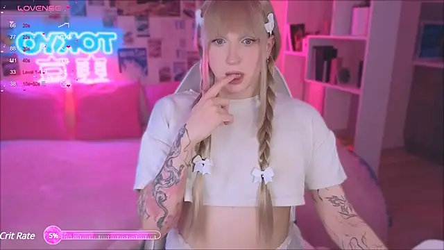 p1nkvenom online show from March 2025 06:25:01 PM