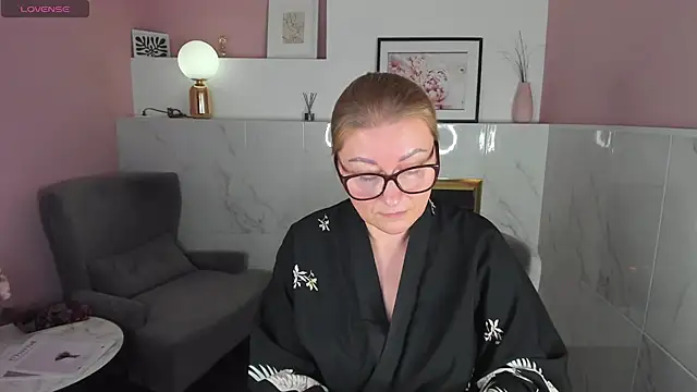 AlexandraKind online show from February 2025 07:44:02 PM