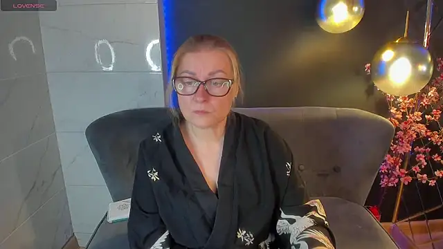 AlexandraKind online show from February 2025 01:41:02 PM