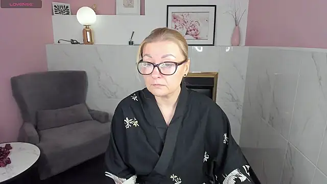 AlexandraKind online show from February 2025 01:48:01 PM