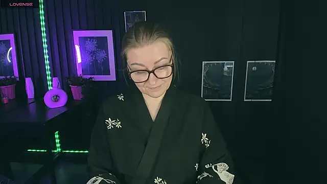 AlexandraKind online show from February 2025 01:47:02 PM