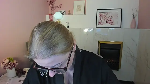 AlexandraKind online show from March 2025 09:24:02 AM