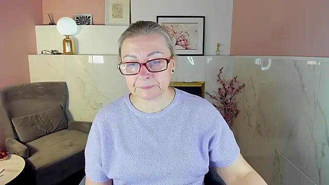 AlexandraKind online show from September 2025 01:35:02 PM