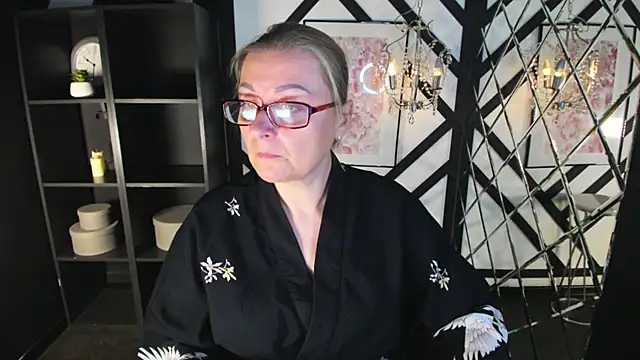 AlexandraKind online show from October 2025 01:39:02 PM