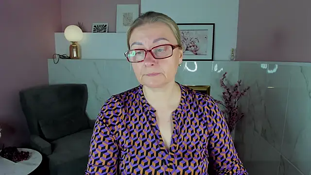 AlexandraKind online show from October 2025 01:42:02 PM