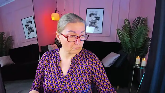 AlexandraKind online show from October 2025 01:40:02 PM