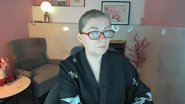 AlexandraKind online show from November 2025 08:41:02 PM