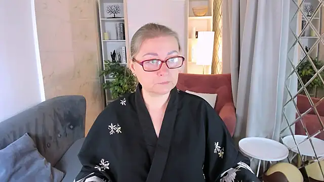 AlexandraKind online show from November 2025 01:40:01 PM