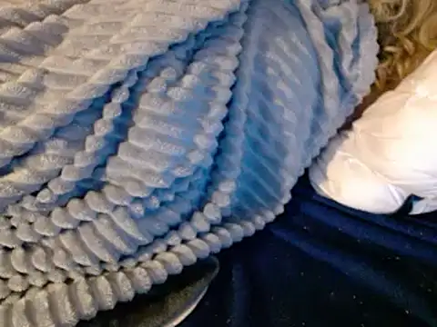 Snapshot of housewife_shantie chatting on February 2025 12:48:01 AM housewife shantie online show from February 2025 12:48:01 AM