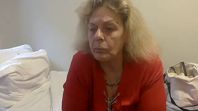 Snapshot of housewife_shantie chatting on October 2025 10:23:02 AM housewife shantie online show from October 2025 10:23:02 AM