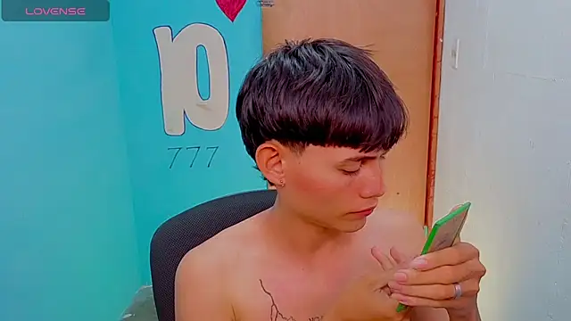 Snapshot of tanjiro_cute chatting on April 2026 03:55:01 AM tanjiro cute online show from April 2026 03:55:01 AM