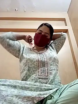 Snapshot of Magical_Girl- chatting on February 2025 03:07:02 AM Magical Girl- online show from February 2025 03:07:02 AM