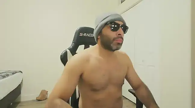 Aleja-DogMale online show from December 2024 01:18:01 AM