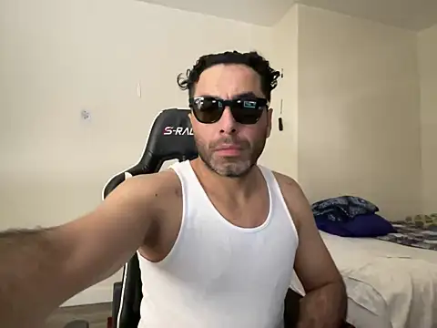 Aleja-DogMale online show from December 2024 01:13:01 AM