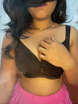 Snapshot of RaatKiRani- chatting on February 2026 09:52:02 AM RaatKiRani- online show from February 2026 09:52:02 AM