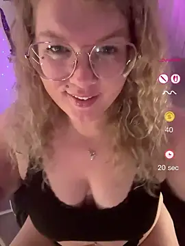 Snapshot of CurvyAnonymousGirl89 chatting on April 2026 05:54:02 AM CurvyAnonymousGirl89 online show from April 2026 05:54:02 AM