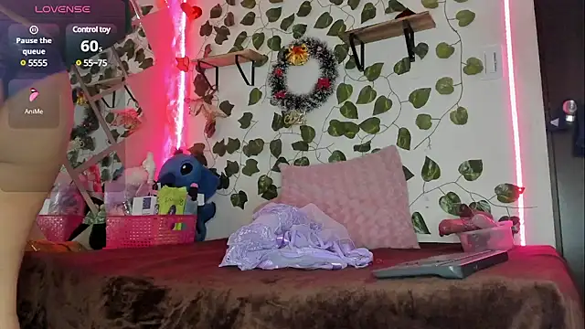 Snapshot of Megan_sophia2 chatting on December 2024 11:29:02 AM Megan sophia2 online show from December 2024 11:29:02 AM