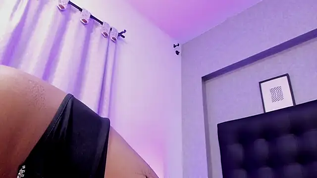 Snapshot of MeleekXXX_ chatting on February 2025 10:53:01 PM MeleekXXX online show from February 2025 10:53:01 PM