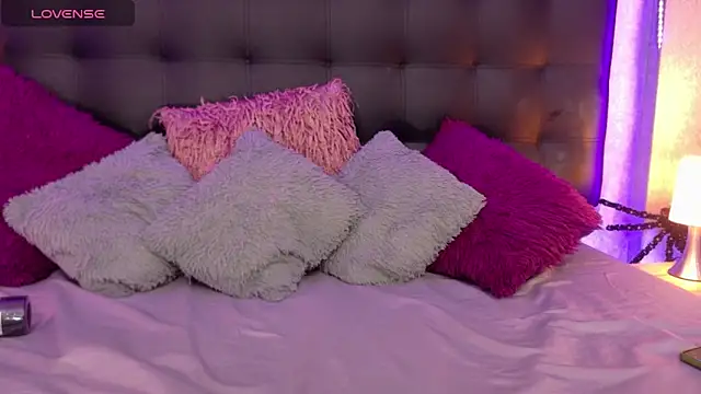 Snapshot of MeleekXXX_ chatting on October 2025 06:53:02 PM MeleekXXX online show from October 2025 06:53:02 PM