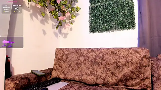 Snapshot of MeleekXXX_ chatting on February 2026 09:24:02 PM MeleekXXX online show from February 2026 09:24:02 PM