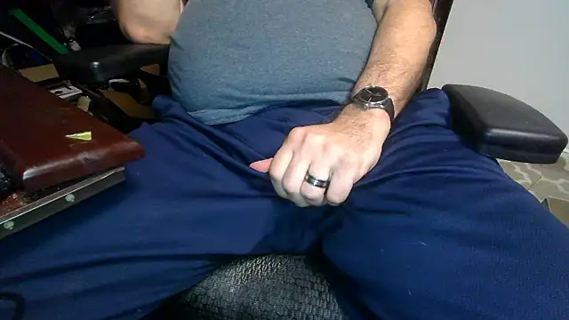 Snapshot of thickdaddy59 chatting on March 2025 04:41:02 AM thickdaddy59 online show from March 2025 04:41:02 AM