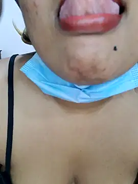 Snapshot of Masha_123 chatting on October 2025 05:35:01 PM Masha 123 online show from October 2025 05:35:01 PM