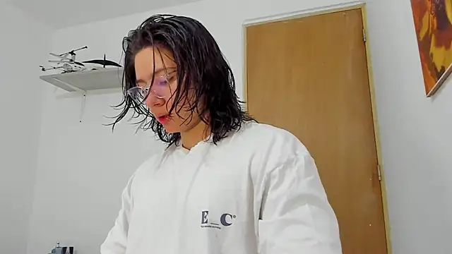 AngelBennet  online show from February 2025 03:00:02 AM