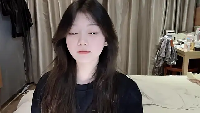 yangyang-1115 online show from March 2025 04:00:02 PM