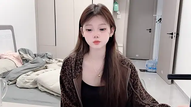 yangyang-1115 online show from September 2025 04:45:01 AM