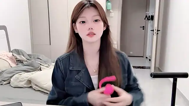 yangyang-1115 online show from September 2025 03:39:01 AM