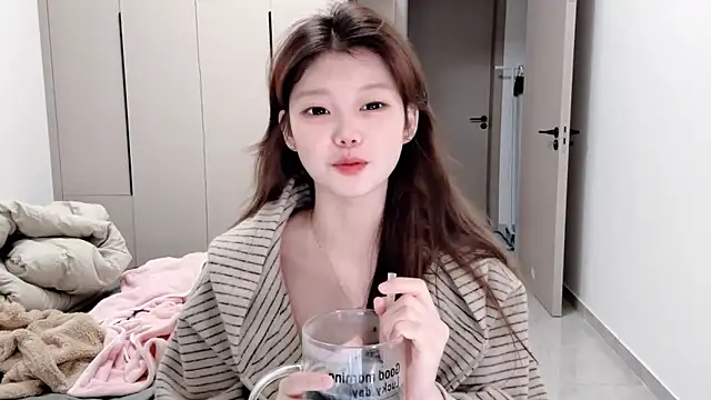 yangyang-1115 online show from October 2025 04:33:01 AM