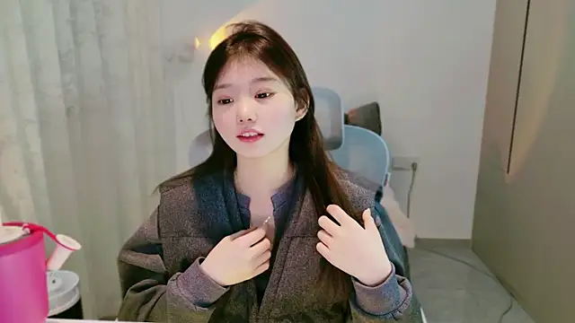 yangyang-1115 online show from December 2025 04:18:02 AM