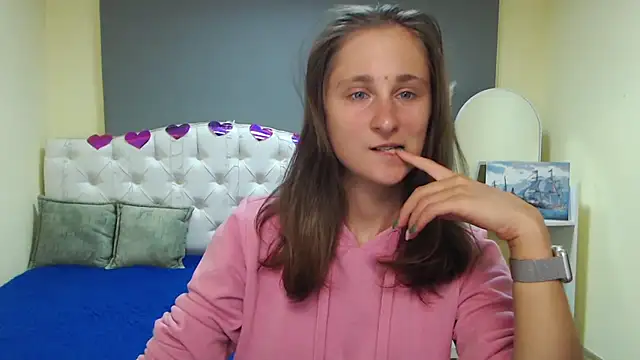 MichelLeee online show from September 2025 11:21:01 AM